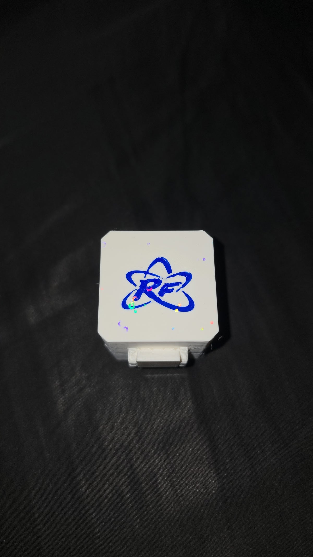 ☣️ Radioactive Fusion Mini Blizzard – Custom 3D Printed NeeDoh Squishy Locking Case | Holographic White & Blue